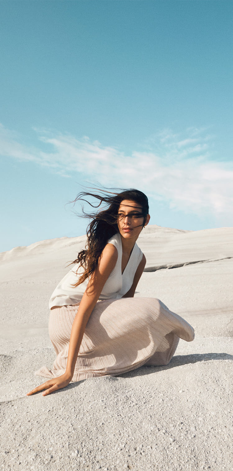 LP_Area01_HeroBanner_CW2225_BackToEssential_flc_m (1)